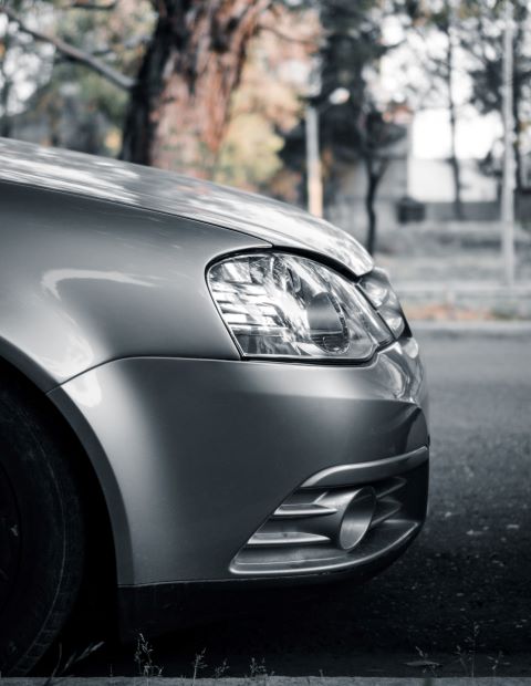 Pare-chocs de voiture gris